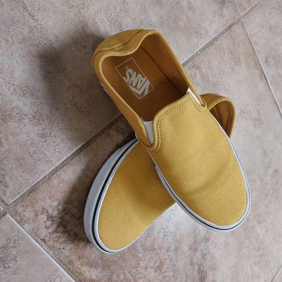 Yellow Vans - Picture 1 of 3